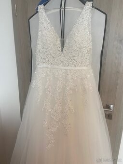 Svatební šaty s perličkami - 2
