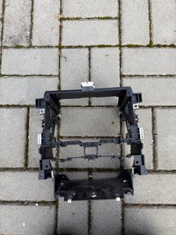 Audi A3 8P koš pro 2din radio. - 2