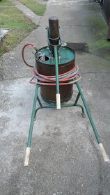 Ruční postřikovač- starožitnost - 2