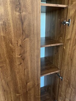 Šatní skříň - 2