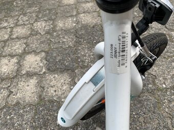 Dětské kolo 8” - téměř neježděné - 2