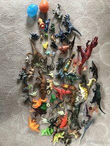 Figurky dinosaurů a zvířátek - 2