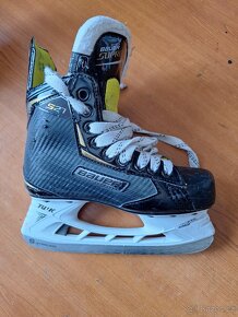 Brusle Bauer Supreme S 21 EUR 35, hokejova přilba,hokejové c - 2