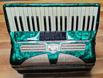 PRODÁM AKORDEON MELODIA III - 2