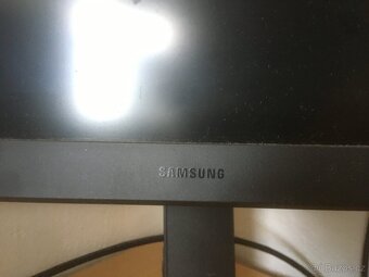 Prodám Herní Monitor 27palcu fullhd 144hz Značky SAMSUNG - 2
