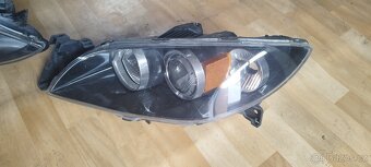 Mazda 3 přední světla BK - 2