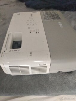 Projektor Epson - 2
