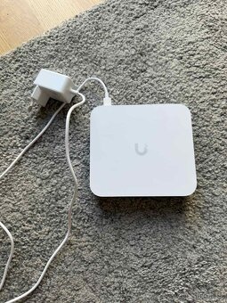 Ubiquiti UniFi Cloud Gateway Ultra (UCG-Ultra) - 2