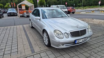 Mercedes-Benz W211 E270 CDI 130 kW Avantgarde, automat - 2