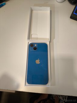 Apple iPhone 13 128GB Blue, pěkný stav, 72% baterie - 2
