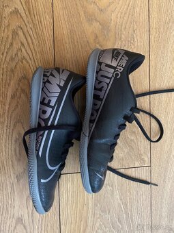 Sálovky Nike vel.36,5 - 2