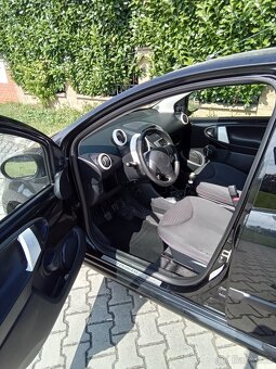 Peugeot 107 1.0i,  50 kW, rok výroby 2014,najeto 100000 km - 2