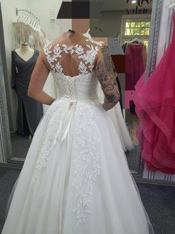 Nepoužité svatební šaty - 2