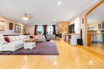 Luxusní Rodinný Dům na Prodej ve Hvězdonicích - 2