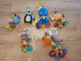 Hračky pro nejmenší - velké množství 1 - 2