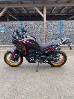 Moto Morini X-CAPE 700 Golden Edition - černá - 2