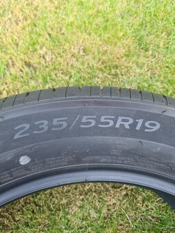 235/55/19 - 2