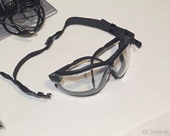 Airsotftová elektrická zbraň + vybavení - 2