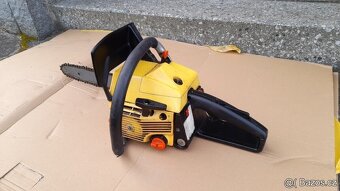 Stará motorová pila MC Culloch - 2