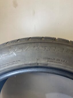 275/45R20 - 2