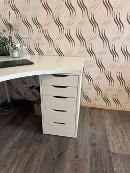 Rohový psací stůl IKEA - 2