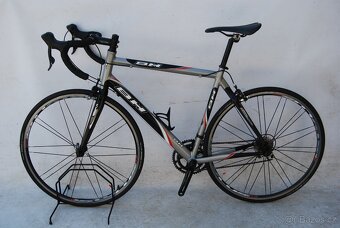 Silniční kolo BH - 2