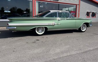 1960 Chevrolet Impala Sportcoupe - 2