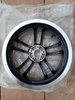 Zadní kolo na skútr Peugeot Speedfight 125 - 2