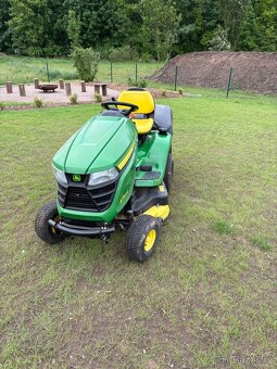 Zahradní traktor John Deere X350R - 2
