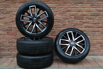 5x114,3 R17 Letní sada Originál Toyota Corolla + 225/45 R17 - 2
