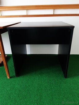 Černý stůl - 2