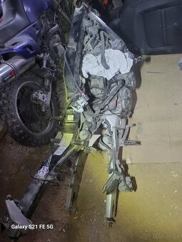 HONDA HORNET 600. RAM S DOKLADY +MOTOR - 2