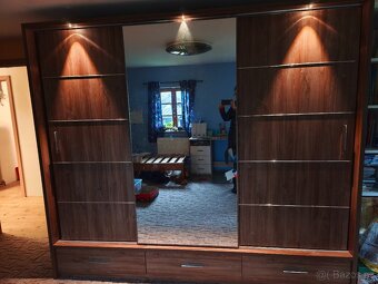 Šatní skříň - 2