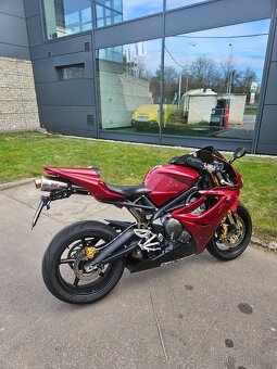 Triumph Daytona 675 - 2