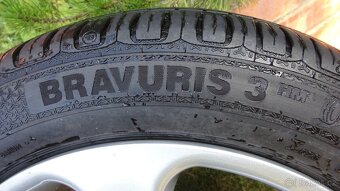 Toyota ALU kola a letní pneu BARUM BRAVURIS 3, 195/50 R15 H - 2
