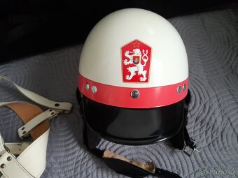 Stará policejní přilba VB, SNB, + Opasek - 2