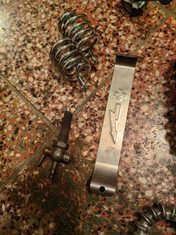 Jawa perak díly - 2