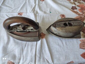 Prodám historické žehličky - 2