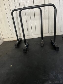 Posilovací bradla - 2