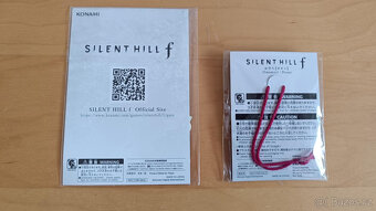 Silent Hill f nálepky + amulet Omamori KONAMI - 2