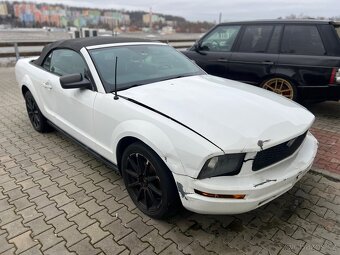 Foto Mustang 4,0 V6 Cabriolet, DPH - 2