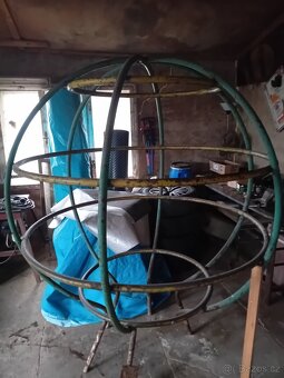 Dětská kovová prolézačka ZEMĚKOULE - 2