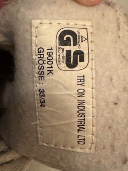 Dívčí brusle 33/34 - 2