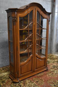 Řezaná vitrína - 2