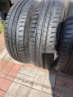 15" SADA PNEU 185 65 15 6MM - 2