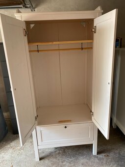 Šatní skříň IKEA Sundvik - bíl. mořidlo - 2