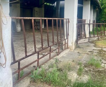 Prodám ocelové pevné zabrany- žlabová krmná zábrana - 2