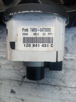 PRODAM-PREPINACE SVETEL SKODA OCTAVIA- 1,2 - 2