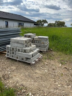Mobilní oplocení včetně betonových patek - 33 ks - 2