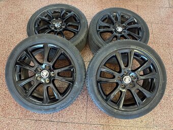 Originální Alu kola 5x112 r17 letní pneu 5mm. - 2